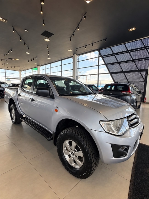 mitsubishi l200 triton 3.2 gls 4x4 cd 16v turbo intercoler diesel 4p manual 2.0 20130