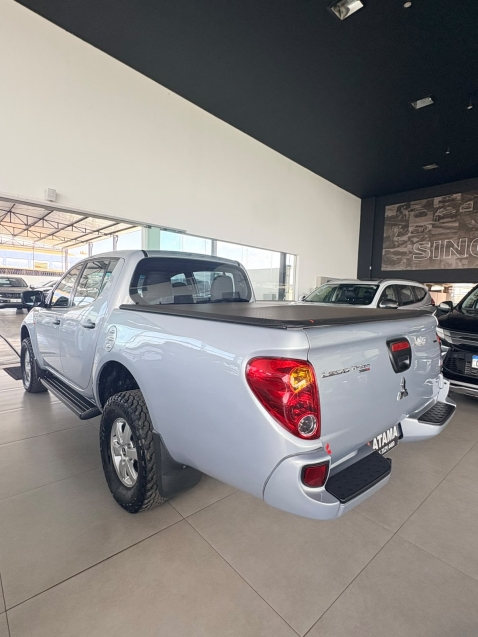mitsubishi l200 triton 3.2 gls 4x4 cd 16v turbo intercoler diesel 4p manual 2.0 20135