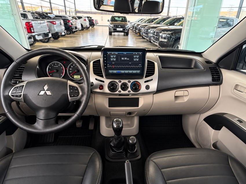 mitsubishi l200 triton 3.2 gls 4x4 cd 16v turbo intercoler diesel 4p manual 2.0 201311