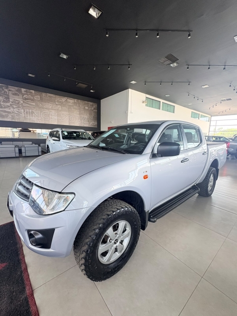 mitsubishi l200 triton 3.2 gls 4x4 cd 16v turbo intercoler diesel 4p manual 2.0 20132