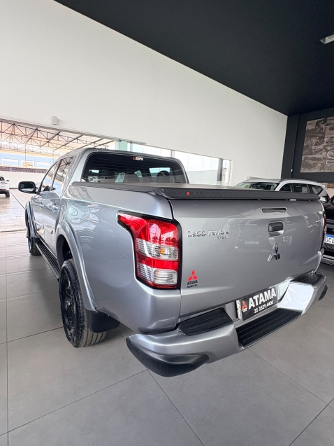 mitsubishi l200 triton 2.4 16v turbo diesel sport gls cd 4p 4x4 automatico 2.2 20205