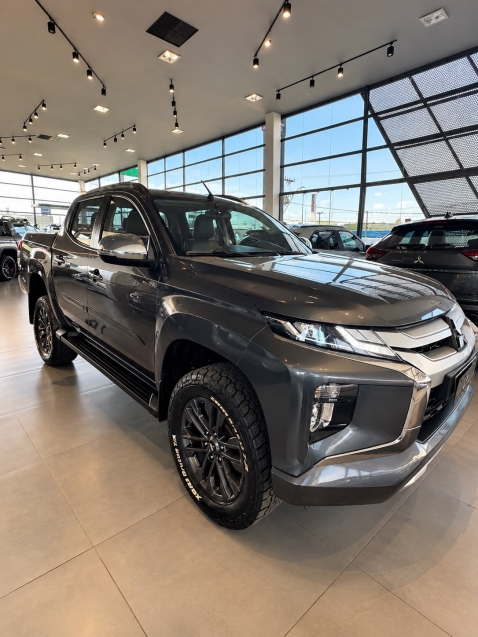 mitsubishi l200 triton 2.4 16v turbo diesel sport gls cd 4p 4x4 automatico 2.8 20250