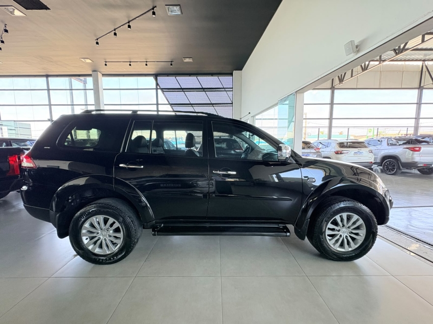 mitsubishi pajero dakar 3.2 hpe 4x4 7 lugares 16v turbo intercooler diesel 4p automatico 3.0 5p 20153