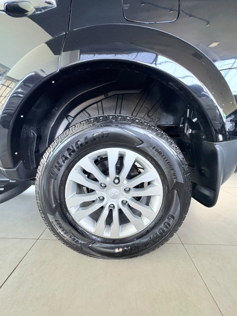 mitsubishi pajero dakar 3.2 hpe 4x4 7 lugares 16v turbo intercooler diesel 4p automatico 3.0 5p 20157