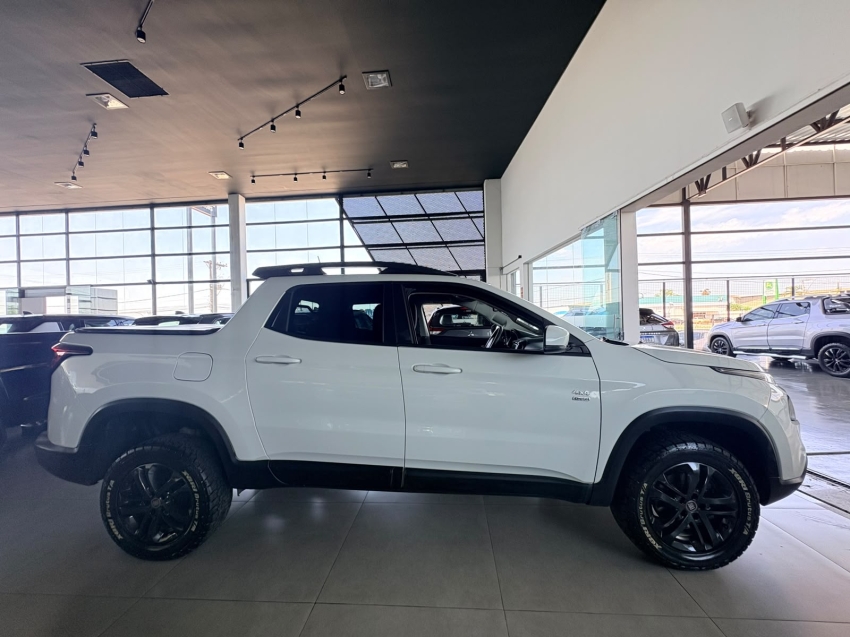 fiat toro 2.0 16v turbo diesel freedom 4wd at9 5p automatico 20193