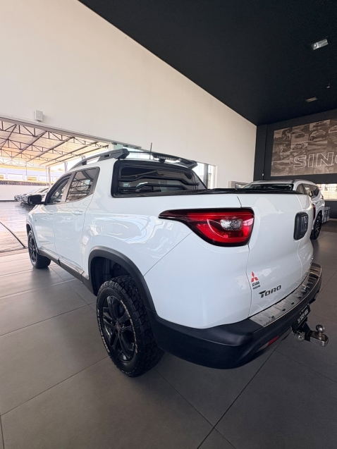 fiat toro 2.0 16v turbo diesel freedom 4wd at9 5p automatico 20197