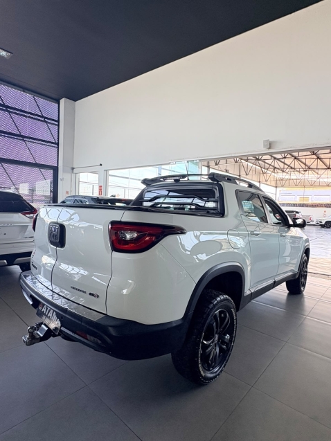 fiat toro 2.0 16v turbo diesel freedom 4wd at9 5p automatico 20195