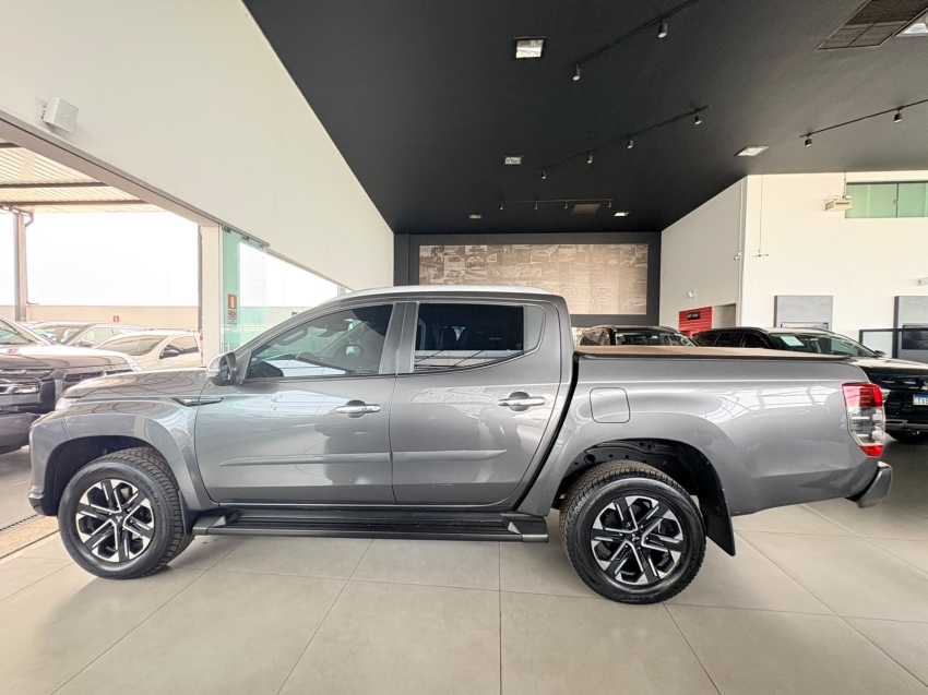 mitsubishi l200 triton 2.4 16v turbo diesel sport hpe-s cd 4p 4x4 automatico 20232