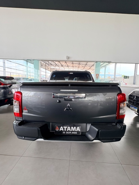 mitsubishi l200 triton 2.4 16v turbo diesel sport hpe-s cd 4p 4x4 automatico 202310