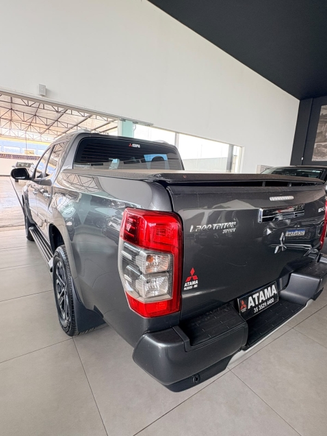 mitsubishi l200 triton 2.4 16v turbo diesel sport hpe-s cd 4p 4x4 automatico 20234
