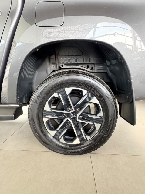 mitsubishi l200 triton 2.4 16v turbo diesel sport hpe-s cd 4p 4x4 automatico 20237