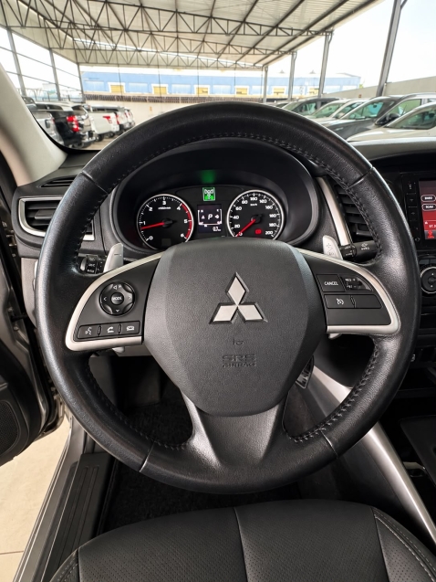 mitsubishi l200 triton 2.4 16v turbo diesel sport hpe cd 4p 4x4 automatico 201812