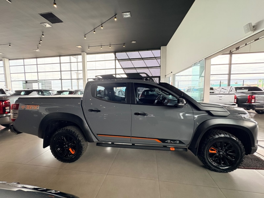 mitsubishi l200 triton 2.4 16v turbo diesel sport savana sertoes cd 4p 4x4 automatico 20243