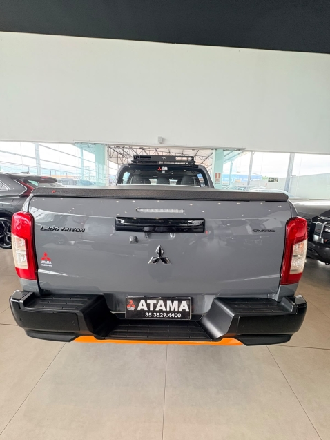 mitsubishi l200 triton 2.4 16v turbo diesel sport savana sertoes cd 4p 4x4 automatico 20245