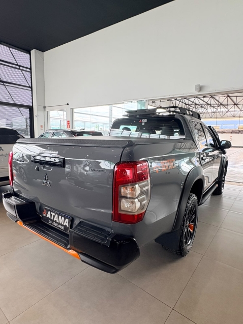 mitsubishi l200 triton 2.4 16v turbo diesel sport savana sertoes cd 4p 4x4 automatico 202412