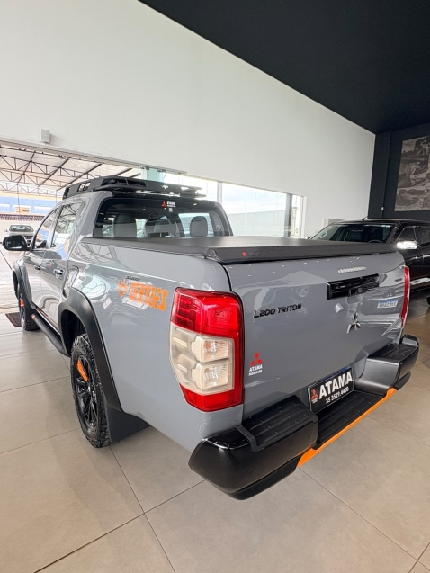 mitsubishi l200 triton 2.4 16v turbo diesel sport savana sertoes cd 4p 4x4 automatico 20244