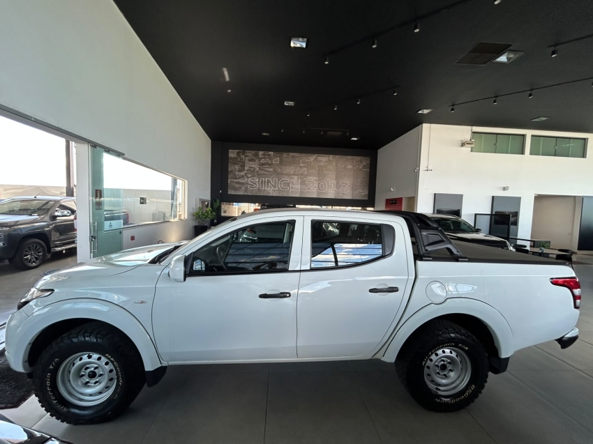 mitsubishi l200 triton 2.4 16v turbo diesel sport gls cd 4p 4x4 automatico 20252