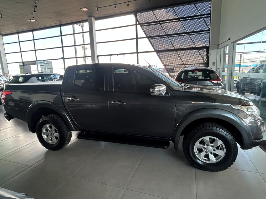 mitsubishi l200 triton 2.4 16v turbo diesel sport hpe cd 4p 4x4 automatico 20174