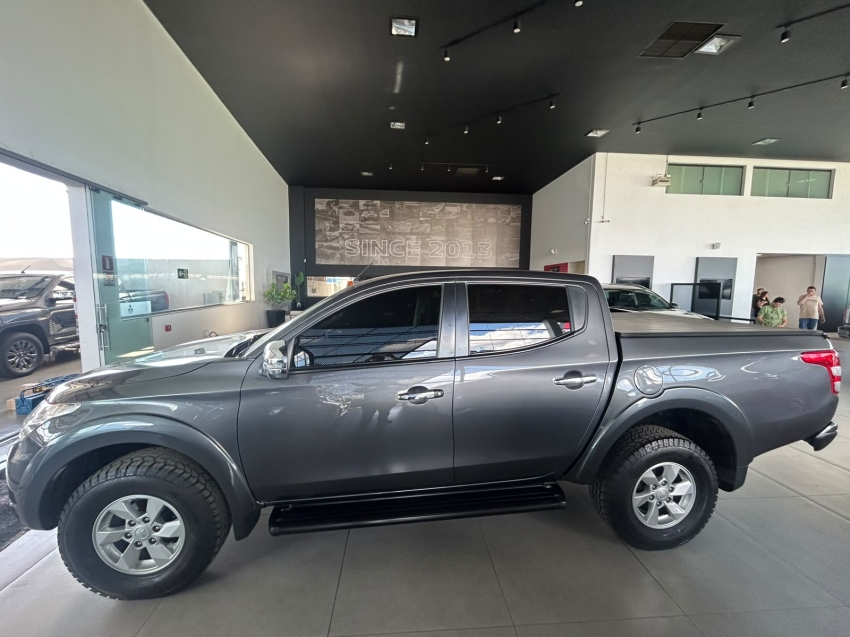 mitsubishi l200 triton 2.4 16v turbo diesel sport hpe cd 4p 4x4 automatico 20173