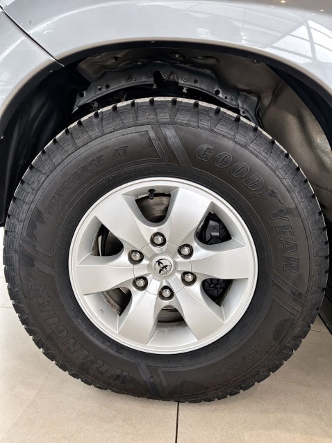 toyota hilux 2.7 srv 4x4 cd 16v flex 4p automatico 2.4 diesel 20145