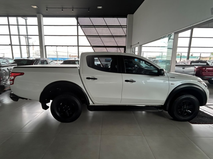 mitsubishi l200 triton 2.4 16v turbo diesel gls cd 4x4 automatico 4p 20224