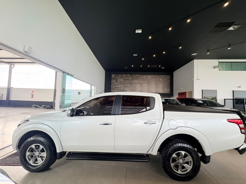 mitsubishi l200 triton 2.4 16v turbo diesel sport hpe cd 4p 4x4 automatico 20192