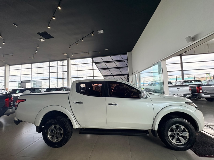 mitsubishi l200 triton 2.4 16v turbo diesel sport hpe cd 4p 4x4 automatico 20193