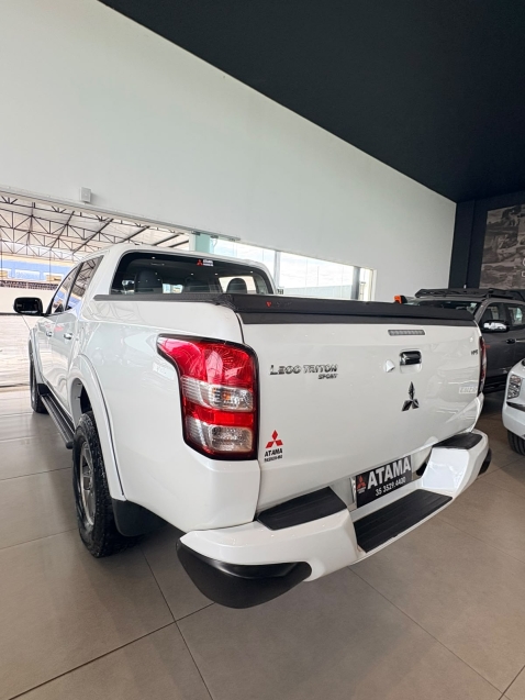 mitsubishi l200 triton 2.4 16v turbo diesel sport hpe cd 4p 4x4 automatico 20194