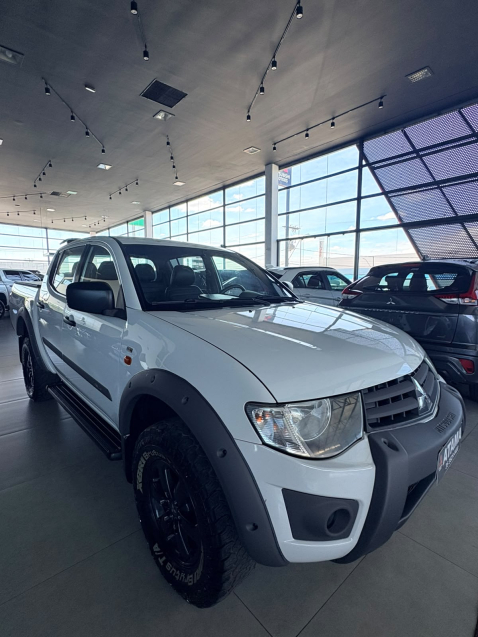 mitsubishi l200 triton 3.2 gl 4x4 cd 16v turbo intercoler diesel 4p manual eletrico 20170