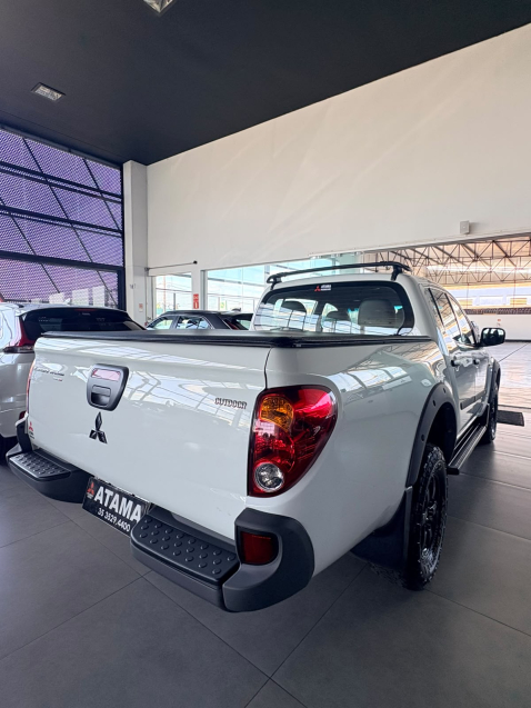 mitsubishi l200 triton 3.2 gl 4x4 cd 16v turbo intercoler diesel 4p manual eletrico 20175