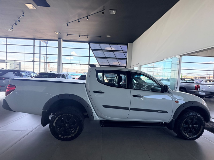 mitsubishi l200 triton 3.2 gl 4x4 cd 16v turbo intercoler diesel 4p manual eletrico 20173