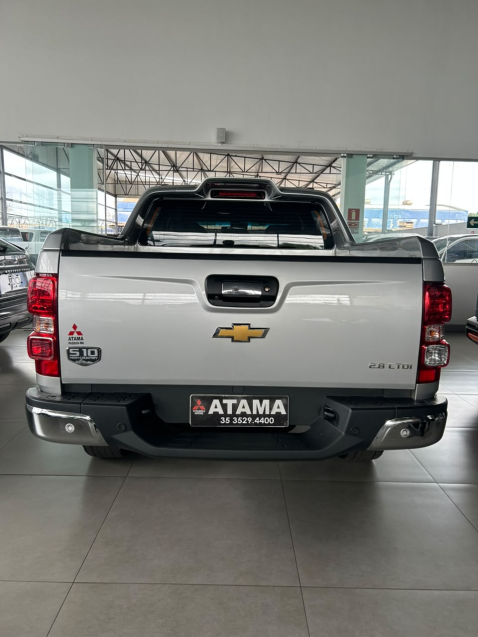 chevrolet s10 2.8 16v turbo diesel high country cd 4x4 automatico 4p 20235