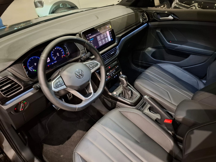 volkswagen t-cross 1.4 250 tsi total flex highline automatico 4p 2025
