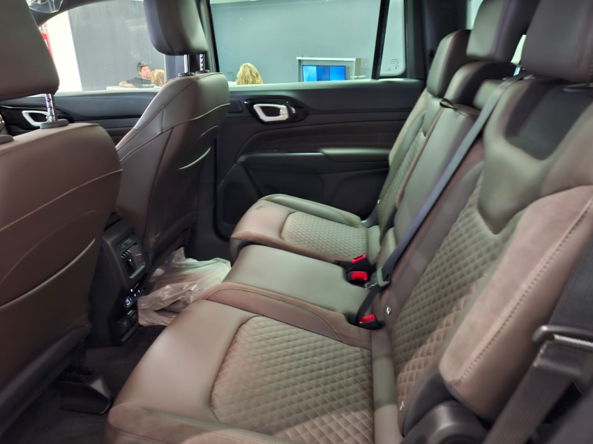 jeep commander 2.0 td380 turbo diesel overland at9 4p automatico 2023