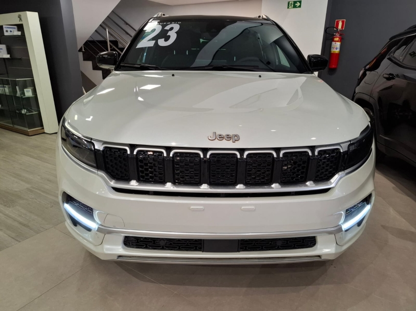 jeep commander 2.0 td380 turbo diesel overland at9 4p automatico 2023