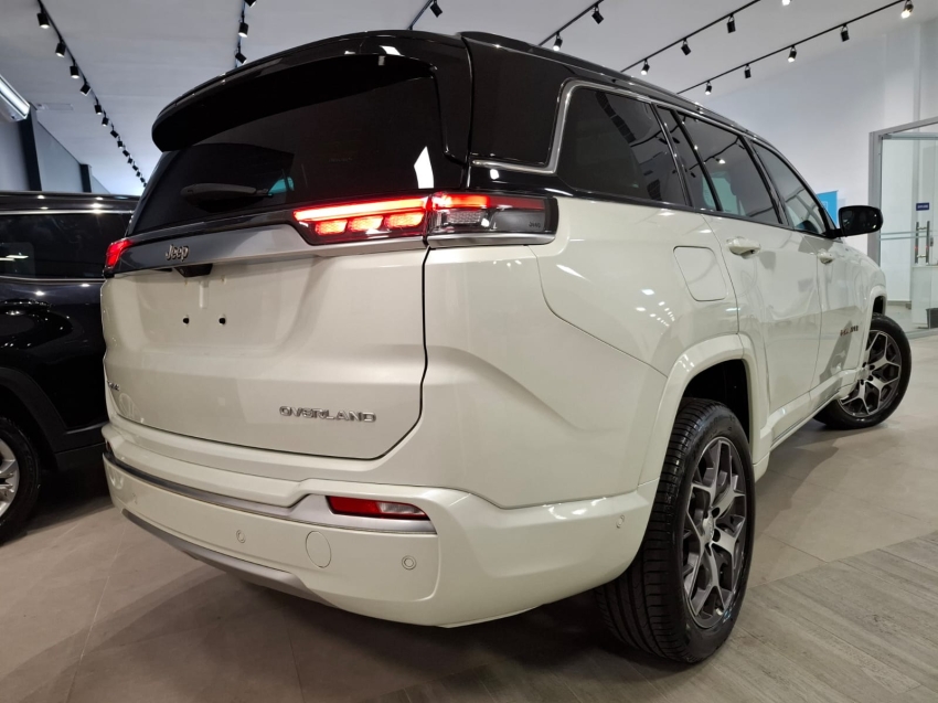 jeep commander 2.0 td380 turbo diesel overland at9 4p automatico 2023