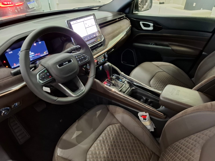 jeep commander 2.0 td380 turbo diesel overland at9 4p automatico 2023