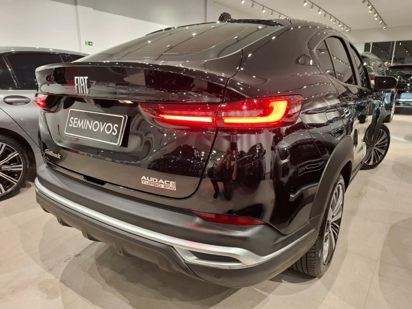 fiat fastback 1.0 turbo 200 flex audace cvt 4p automatico 2025