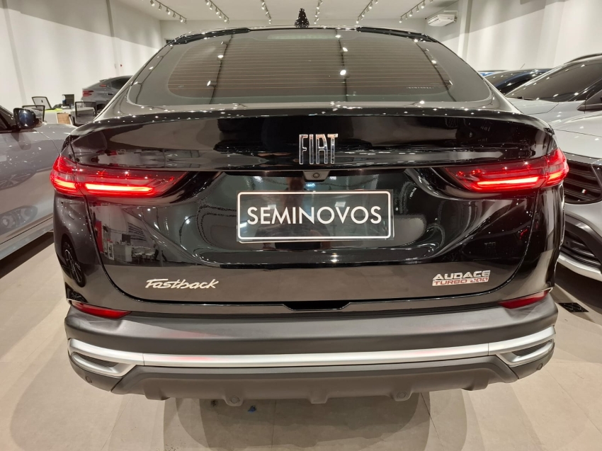 fiat fastback 1.0 turbo 200 flex audace cvt 4p automatico 2025