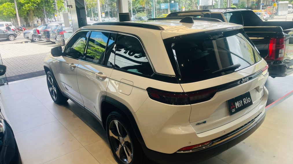 jeep grand cherokee 2.0 turbo hibrido 4xe at8 4p automatico 2024