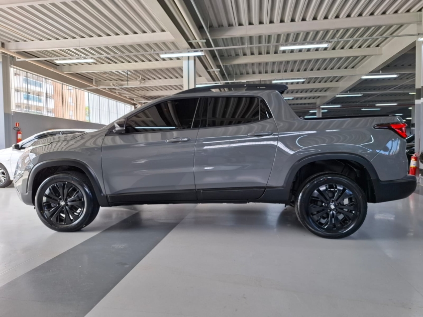 fiat toro 1.3 turbo 270 flex volcano at6 4p automatico 2023