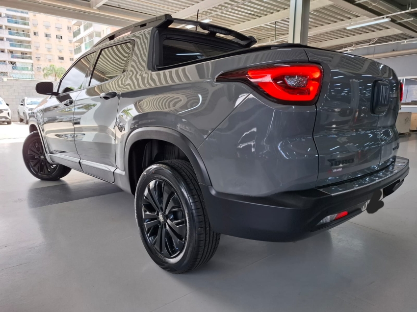 fiat toro 1.3 turbo 270 flex volcano at6 4p automatico 2023