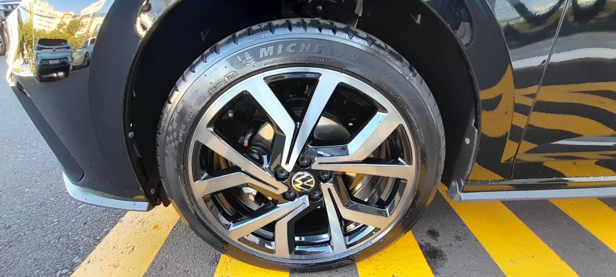 volkswagen virtus 1.4 250 tsi exclusive automatico flex 4p 2025