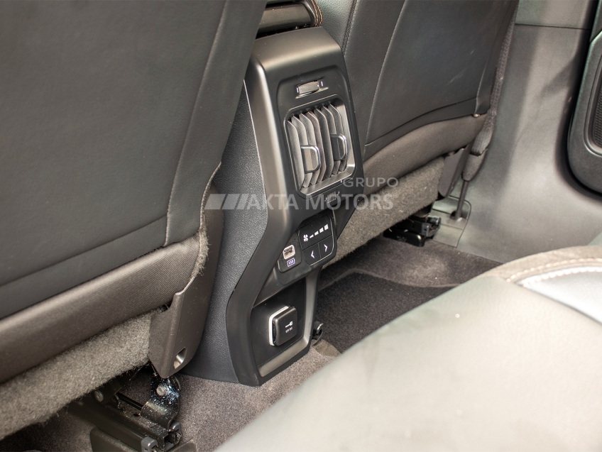 jeep commander 2.0 td380 turbo diesel limited at9