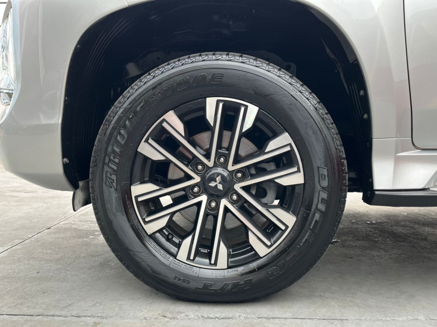 pajero sport hpe 202221