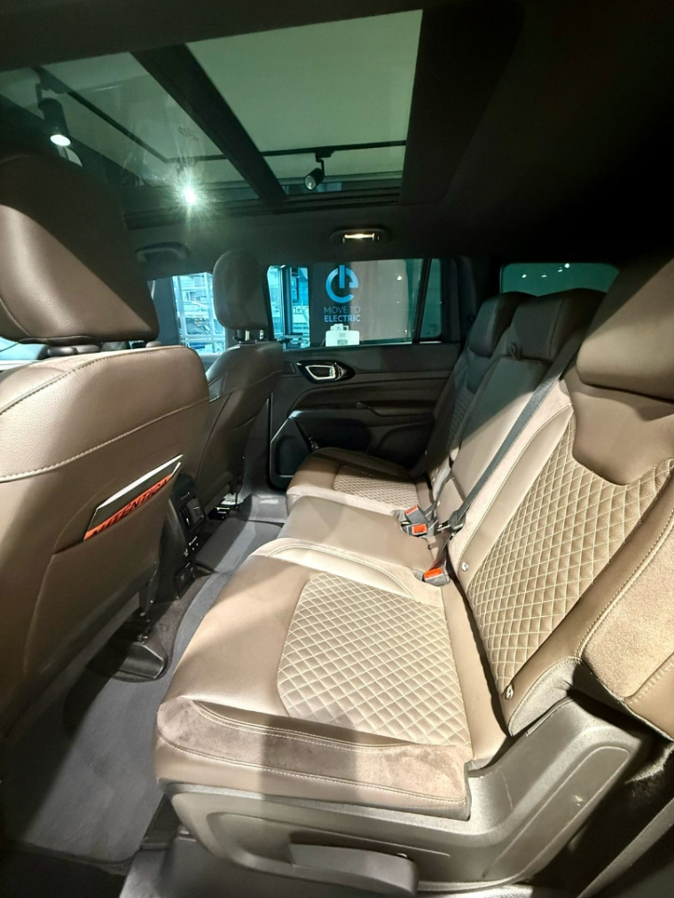 jeep commander 2.0 td380 turbo diesel overland at9 2022