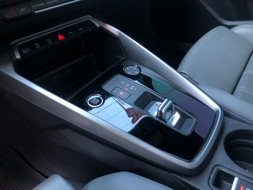 audi a3 2.0 40 tfsi mhev sedan s line s-tronic flex 4p automatico 2024