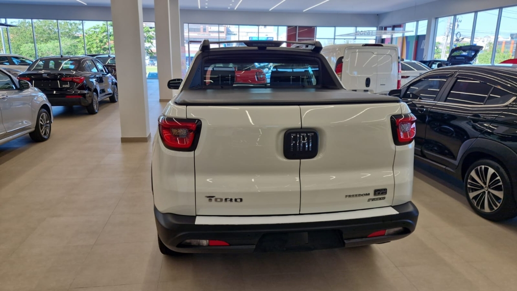 fiat toro 1.3 turbo 270 flex freedom at6 4p automatico 2025