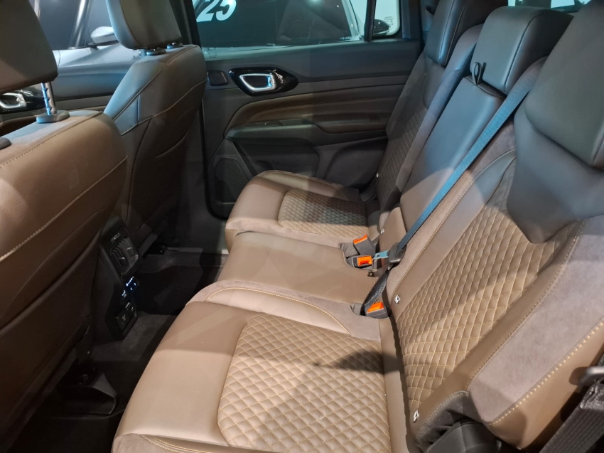 jeep commander 2.0 td380 turbo diesel overland at9 4p automatico 20229