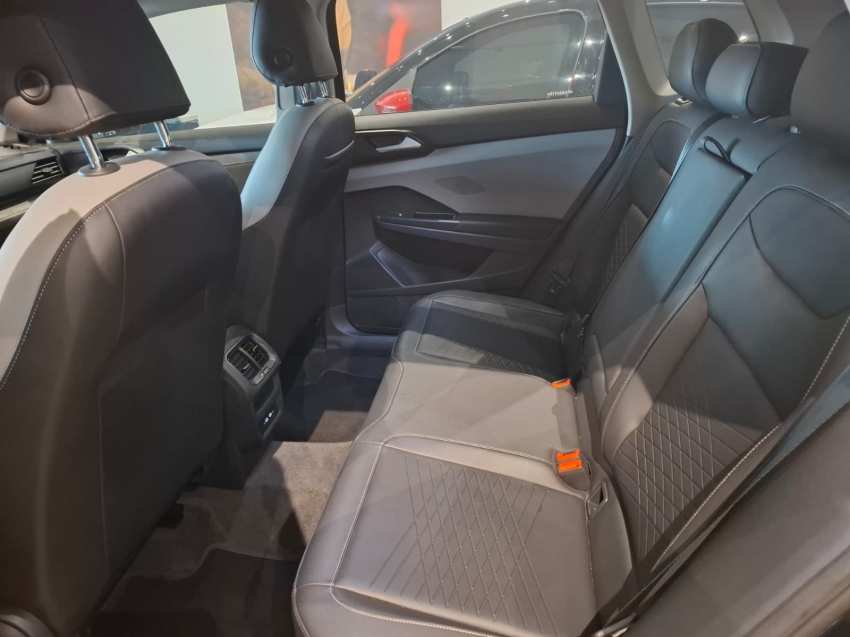 volkswagen taos 1.4 250 tsi total flex comfortline automatico 4p 202310